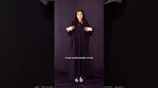 Elnaaz Norouzi protesting against Iran's hijab controversy #mahsaamini #hijabcontroversy