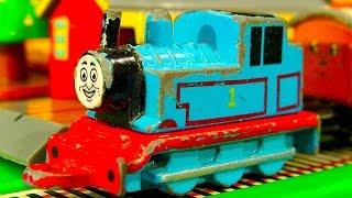 Thomas The Tank Collection 13 Mini ERTL Trains Thomas & Friends GOLD