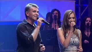 THEUNS JORDAAN, JUANITA DU PLESSIS - Country Medley