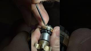 Stone setting ASMR: quiet focus, pure detail. #gemstone #diamond #jewelry #asmr #gold #love #fyp