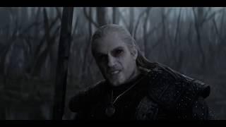 Сериал "Ведьмак" Геральт убивает болотного монстра  1-й сезон Witcher" Netflix 2019