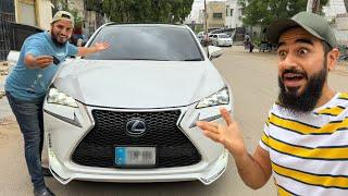 Hamara dost bara aadmi ban gaya  lexus mein ghoom raha hai 