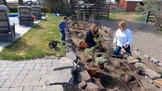 Helping My Mom Plant a Butterfly Garden! // Garden Answer