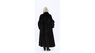 Elegant fitted coat in auctioned North American mink fur Blackglama.