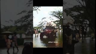 (Mobil melewati jalan saat banjir, mungkin di Pladjoe dekat Palembang)KITLV 158765PublishCirca 1930]