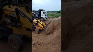 jcb loading in tipper