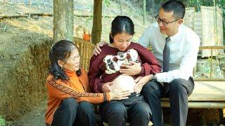 Tu Tieu was well taken care of during her pregnancy, not knowing how the child would be born.