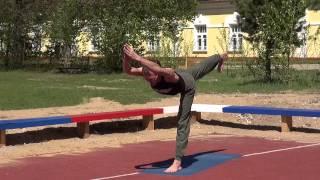 Дмитрий Демин. Вариант Сурья Намаскар В с усложнениями