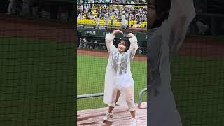 呆萌雨衣少女#玖玖  #台鋼雄鷹 vs #富邦悍將 #台鋼雄鷹啦啦隊 #wingstars