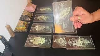 Kingdom of Intuition ; Leadership and Power Awakened Through Past Life Memories.