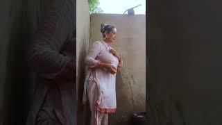 Multanilady bathing,#pakfamilyvlog #cleaning #multanifamily #vlog