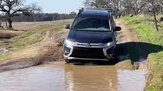 Mitsubishi Outlander off road