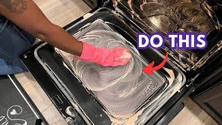 How to Clean your Oven Like a Pro!