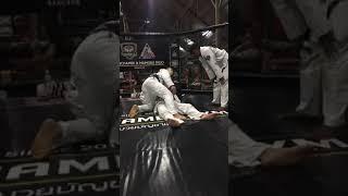 ブアカーオと日本人柔術家 柏倉 守硫との柔術トレーニング  JIU-JITSU training of Buakaw and Japanese JIU-JITSU Mamoru Kashikura