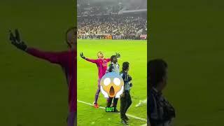 This goalkeeper surprised everyone with his reflexes!️