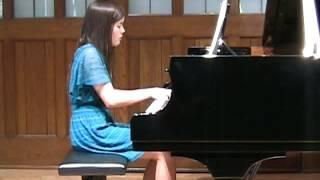 Hannah Wong Performs We Three Kings (Traditional)