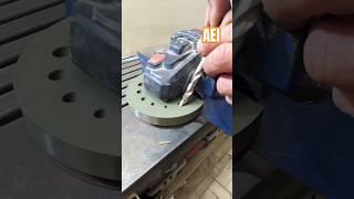 New idea for drill grinding #how #simple #ideas #mechanic #shorts #engineering #machin #sweeping