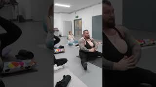 Eddie Hall Farts In Yoga Class While Wearing Pregnant Suit