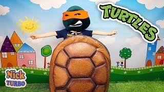 ЧЕРЕПАШКИ НИНДЗЯ TMNT. ГИГАНТСКИЙ СЮРПРИЗ. Рассматриваем игрушки из мультика.  Nick Turbo