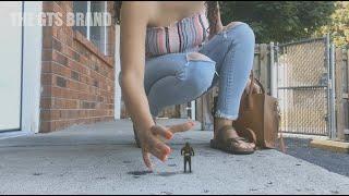 Giantess Model Finds The Tiny Photographer