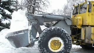 Old soviet loader TO-11 on K-701 tractor shassis in action