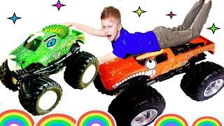 Monster Trucks Pretend play hide and seek! Монстр Траки Hot Wheels играют в Прятки на МОРЕ!