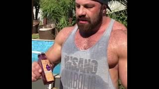 I would drink every drop of muscle god Marcelo Cruz (Brazil)´s juice!
