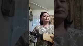 Элдик талант комуз менен кооз ырдаган айым Алтынай