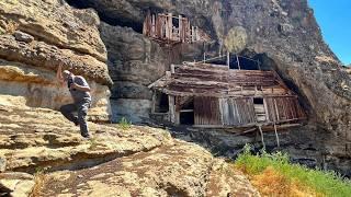 I Climbed the Abandoned Haunted Cave! Hiking and Camping. A Bird Paradise on Mars! Cave Stone House.