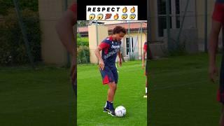 Zirkzee Crazy Akka 3000 Skill ️ #football #soccer #skills #freestyle #zirkzee #respect #shorts