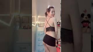 Jenny Taborda do tiktok dances 16 Nov 20