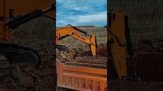 #excavator #digger #construction #heavyequipment #machine #mining #truck #dumptruck #shorts