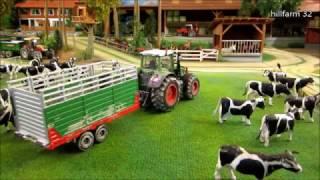 RC FARMING - COWS BACK HOME with Tractors on the Corleone Farm