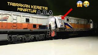 Fate (fiksi) kecelakaan Miniatur Kereta Api cc 201 vs CC206 kardus - Stop Motion Miniatur Kereta api