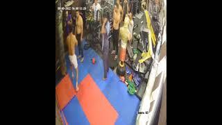 УЛИЧНЫЙ ДРАК 1 на 2  #уличныйбой #уличныйдрак #2022yil #short #bassmusic #zapal #драк #драк #жизнь