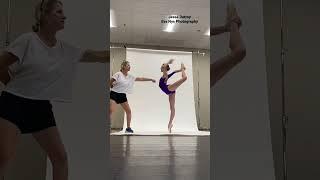 Ballerina does a full scorpion en pointe 🩰 #ballerina #pointe #ballet #balletdancer