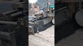 Asphalt Paving Master: Speed ​​and Precision of a Machine