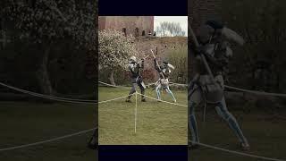 Landsknecht fighting against an Armoured Knight