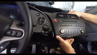 Honda Civic Removal of the old radio and installation of a new Android Car Radio