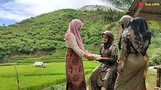 VIRAL!! Gadis Desa Keturunan Bule Turki, Rajin Kesawah Bersama Gadis Desa Sunda