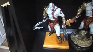 Kratos Custom Sideshow Exclusive Comiquette Display
