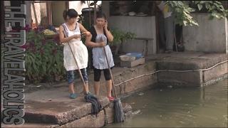 China Tongli streetlife.