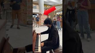 Mi fingo un pianista principiante a Napoli (Walk Alone 2) #piano #prank