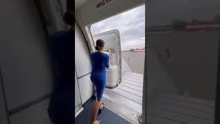 DOOR OPENING FLY UIA