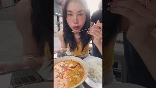  Kahpowmoo  Yellow curry #travel #thailand #streetfood #sukhumvit