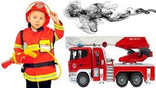 ВИДЕО ПРО ПОЖАРНЫХ ДЛЯ ДЕТЕЙ - Пожарный герой Даник все серии подряд. Boy playing firefighter