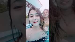 Tik tok !! Mengintip cewek seksi mandi di kolam renang