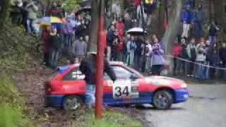 Rajd Elmot 2005 obfity "Trzy zakręty" Jedlina Zdrój. Dzwony i ratowania rally crash Świdnicki