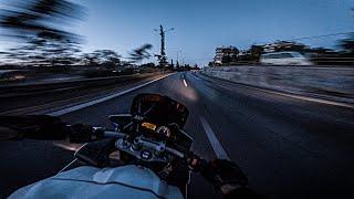 zooming on Yamaha Fz1