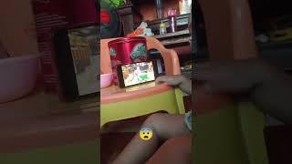 Hafizah, bayi begadang lagi sambil nonton.